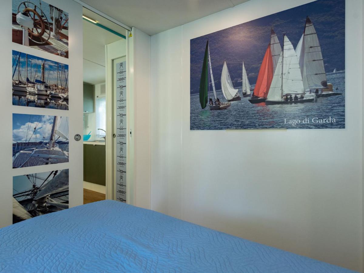 Holiday Home Garda Blue By Interhome Rivoltella del Garda Ngoại thất bức ảnh
